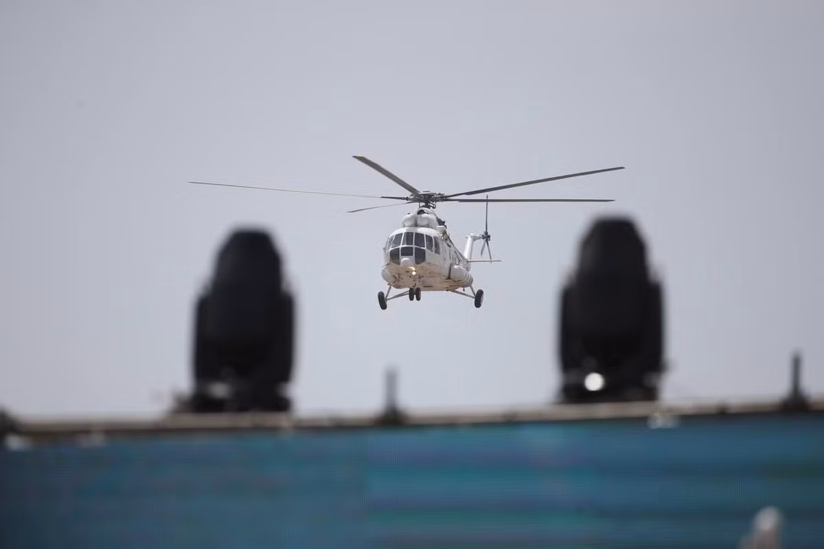 Trực thăng Mi-17 của Senegal bay biểu diễn tại duyệt binh. Không quân Senegal hiện không có khả năng chiến đấu, trang bị của họ chủ yếu gồm trực thăng và máy bay vận tải. Ngoài năm 2020, Senegal có lẽ bước đầu có thể chiến đấu khi nhận 7 chiếc EMB 314 và L-39NG. Nguồn ảnh: Bmpd