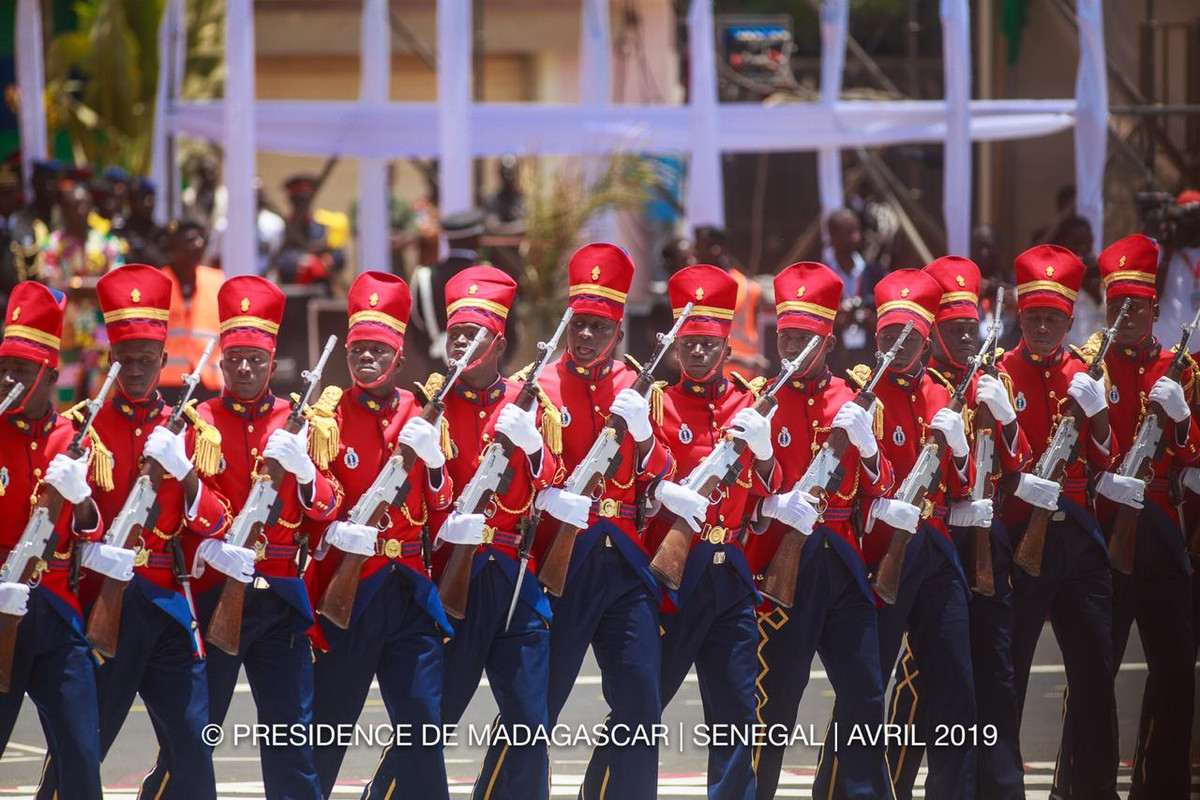 Lực lượng Vũ trang Cộng hòa Senegal nhìn chung nằm ở top trung bình yếu ở khu vực châu Phi. Cho nên, cuộc duyệt binh ở Dakar hôm 4/4 cơ bản là họ không có gì nhiều để phô diễn. Nguồn ảnh: Bmpd