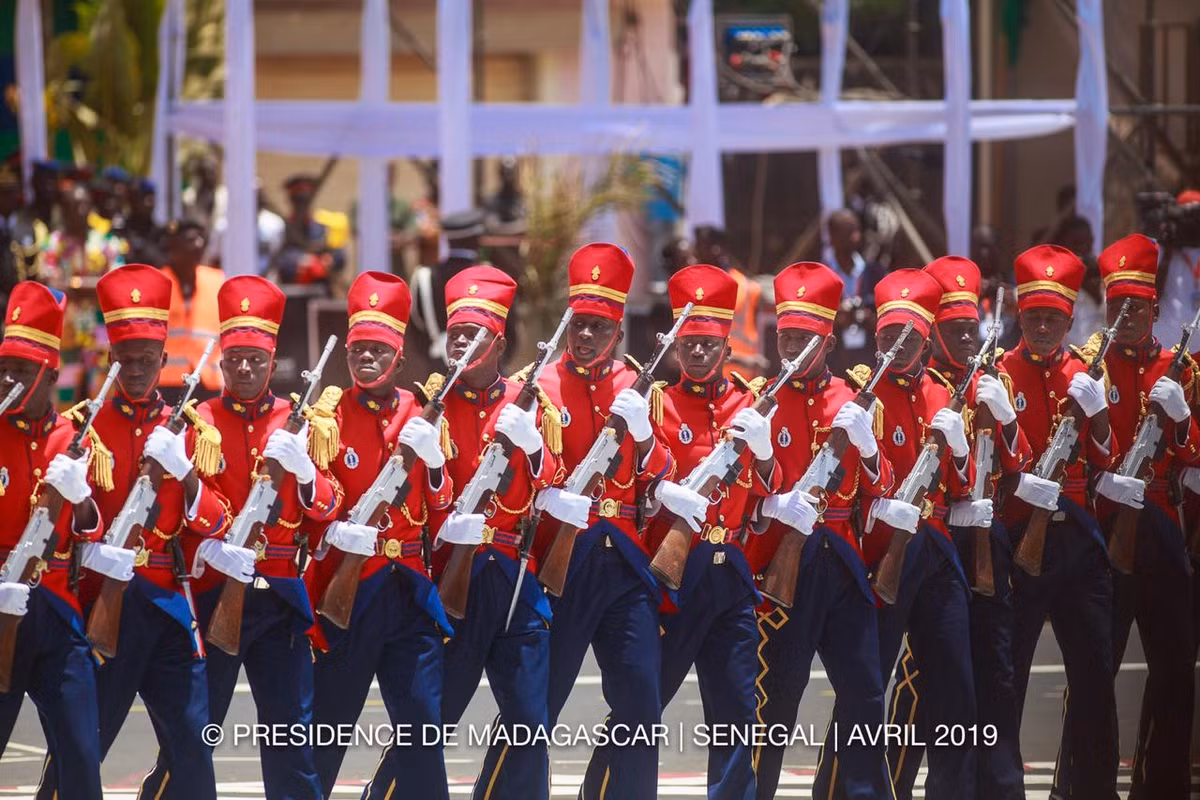Lực lượng Vũ trang Cộng hòa Senegal nhìn chung nằm ở top trung bình yếu ở khu vực châu Phi. Cho nên, cuộc duyệt binh ở Dakar hôm 4/4 cơ bản là họ không có gì nhiều để phô diễn. Nguồn ảnh: Bmpd