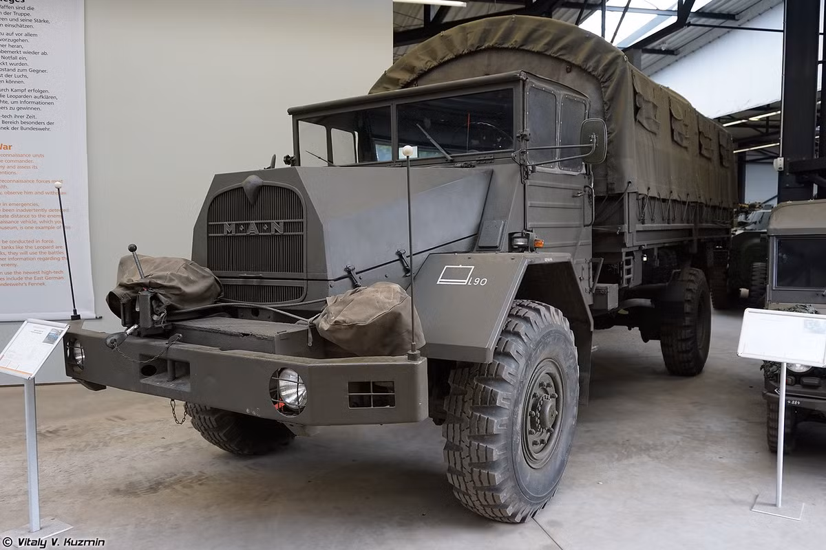 Xe vận tải quân sự MAN 630 L2AE. Nguồn ảnh: Vitaly-Kuzmin