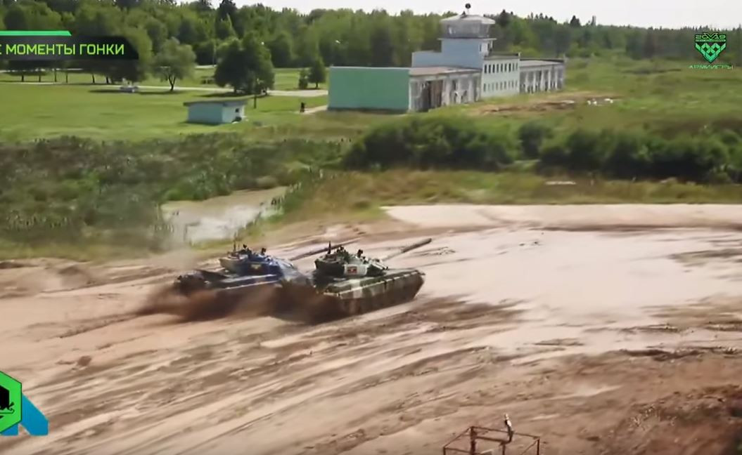 Cụ thể, trong các vòng đua, đội Myanmar được xác định là đã chạy lấn làn đội Uganda gây ra một vụ va chạm nhỏ. Nguồn ảnh: Tzvezda