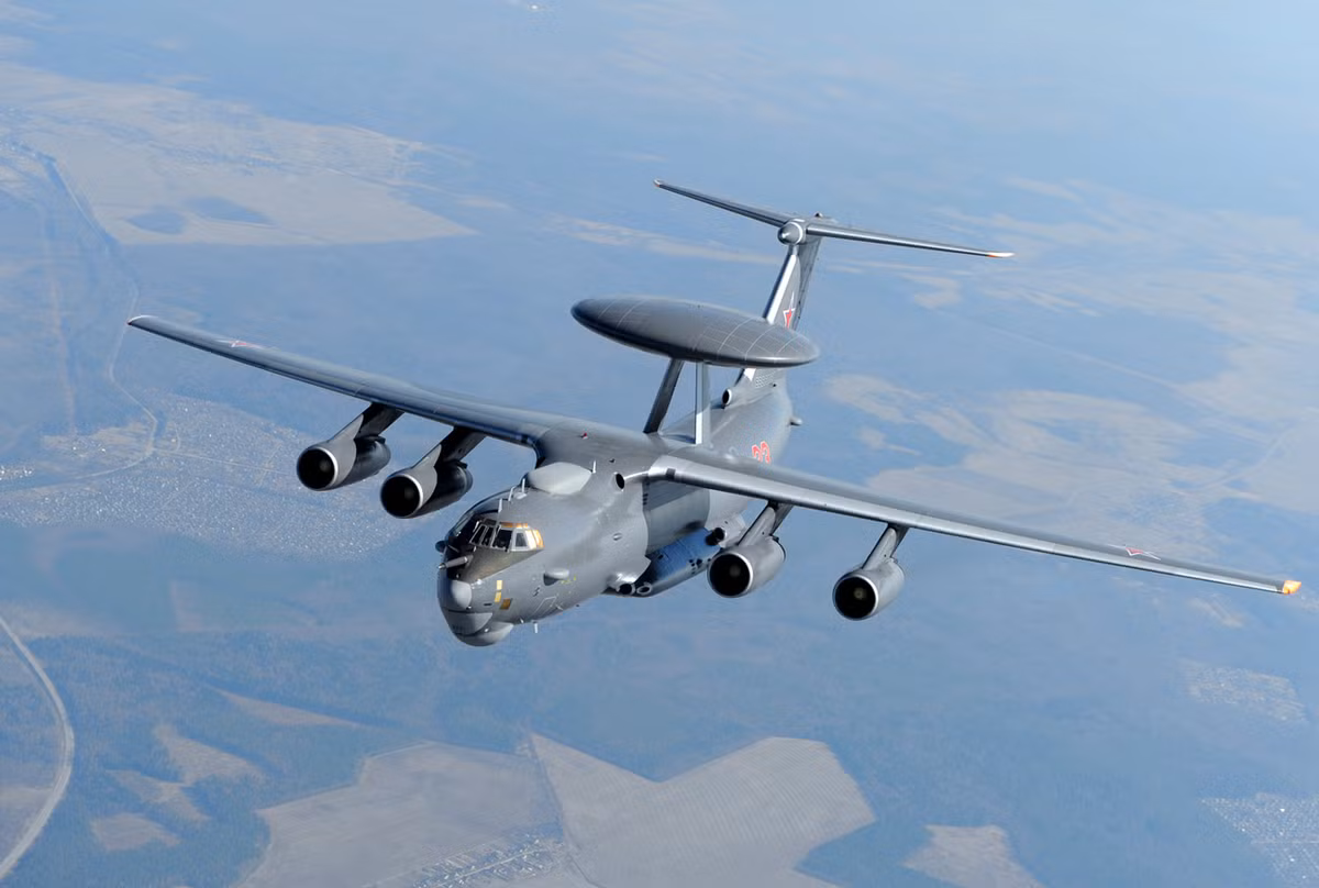 "Để đảm bảo hoàn thành các nhiệm vụ huấn luyện - chiến đấu của hàng không và hạm đội của Quân khu Nam, máy bay cảnh báo sớm - chỉ huy trên không A-50 đã được đưa tới biển Đen", BQP Nga cho hay. Nguồn ảnh: Russia Beyond