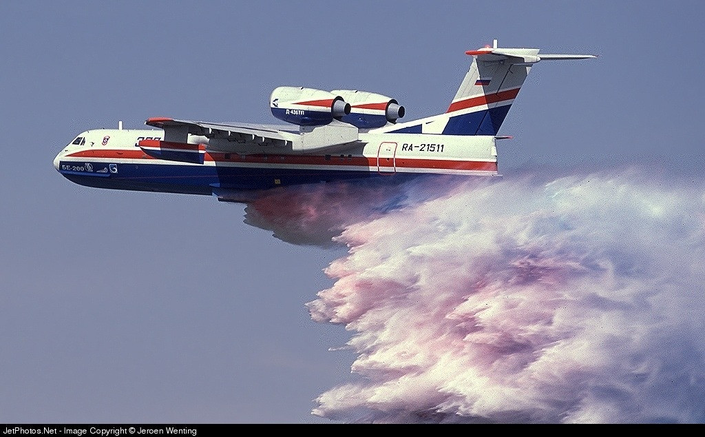 Hiện Be-200 chỉ có phiên bản vận tải và hoạt động chữa cháy. Tuy nhiên, Beriev hoàn toàn có khả năng phát triển phiên bản tuần tra biển - săn ngầm nhờ đặc tính tuyệt vời của nó. Nguồn ảnh: Airliners.net