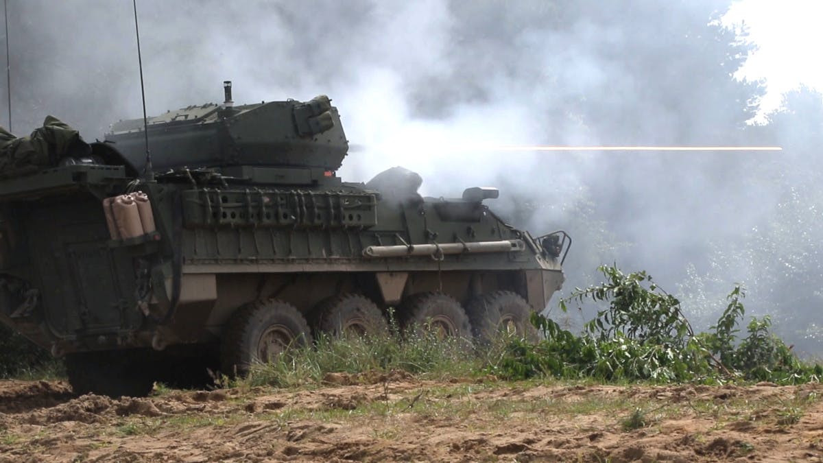 Đây là một trong những phiên bản mới và đáng sợ nhất của dòng xe thiết giáp Stryker chủ lực trong Quân đội Mỹ. Với pháo 30mm, nó được đánh giá có khả năng tiêu diệt xe tăng hạng nhẹ, xe thiết giáp, xe chiến đấu bộ binh của Nga. Nguồn ảnh: Wikipedia