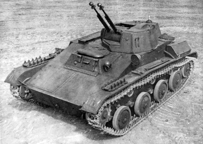 T-90 trang bị tháp pháo nhỏ gắn đại liên nòng kép 12,7mm DShKT có tầm bắn 2.000m, góc nâng 85 độ, kính ngắm quang học. Chỉ có một vài chiếc được sản xuất thử nghiệm trước khi hủy bỏ dự án ngay trong năm 1943. Nguồn ảnh: Fandom