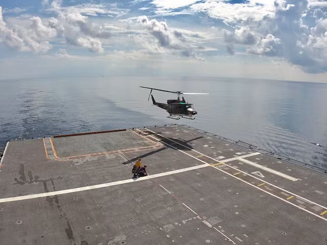 Trực thăng vận tải Bell 212 chuẩn bị hạ cánh. Nguồn ảnh: thaidefence