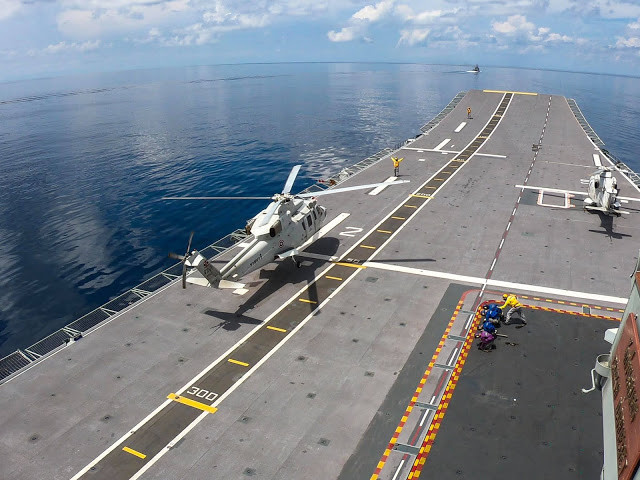 Trong khuôn khổ tập trận có thực binh bắn đạn thật đang diễn ra trên biển Andaman tháng 4/2019, tàu sân bay HTMS Charki Naruebet – hàng không mẫu hạm độc nhất Đông Nam Á của Thái Lan mới có dịp phối hợp nhiều khoa mục tác chiến sau một thời gian dài “làm du thuyền du lịch”. Nguồn ảnh: thaidefence