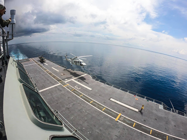 Trong ảnh, trực thăng S-76B của Hải quân Thái Lan đang chuẩn bị hạ cánh trên tàu sân bay Naruebet. Nguồn ảnh: thaidefence