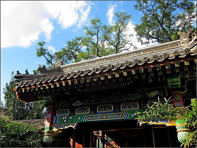 Cung Vương Phủ là một trong những Vương phủ nhà Thanh được bảo tồn hoàn hảo nhất của Trung Quốc. Được xây dựng cách đây gần 250 năm, Cung Vương Phủ đến nay vẫn giữ được nét xa hoa lộng lẫy thể hiện cho quyền uy tối thượng của đại quan tham Hòa Thân – “sủng thần” của hoàng đế Càn Long đời nhà Thanh. Ảnh: Wikipedia.