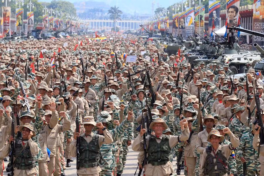 Cuộc diễu binh diễu hành diễn ra trong bối cảnh Venezuela đang đứng trước thời điểm khó khăn về kinh tế - xã hội – chính trị. Nguồn ảnh: Bmpd