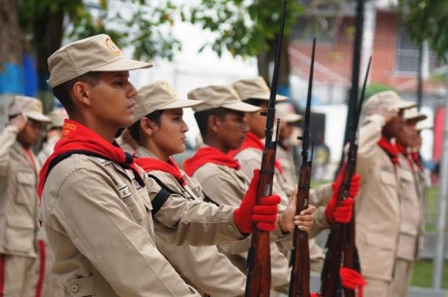 Dân quân bao gồm nhiều thành phần trong xã hội Venezuela (trừ tội phạm). Nguồn ảnh: Bmpd