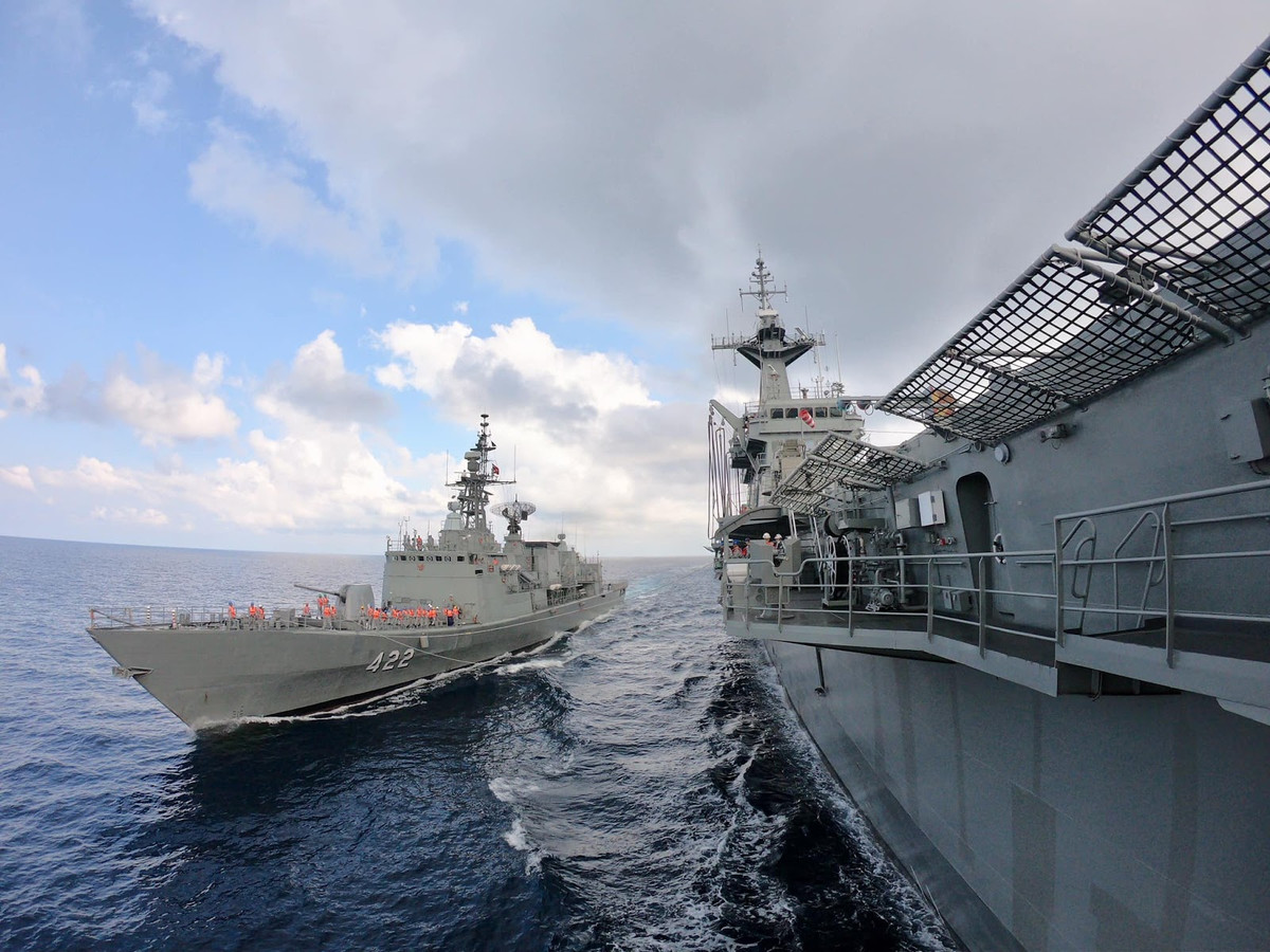 Ngoài ra còn có tàu hộ vệ HTMS Taksin (FFG-422) vừa mới trải qua đợt hiện đại hóa lớn nhất. Nguồn ảnh: Thai-Defence