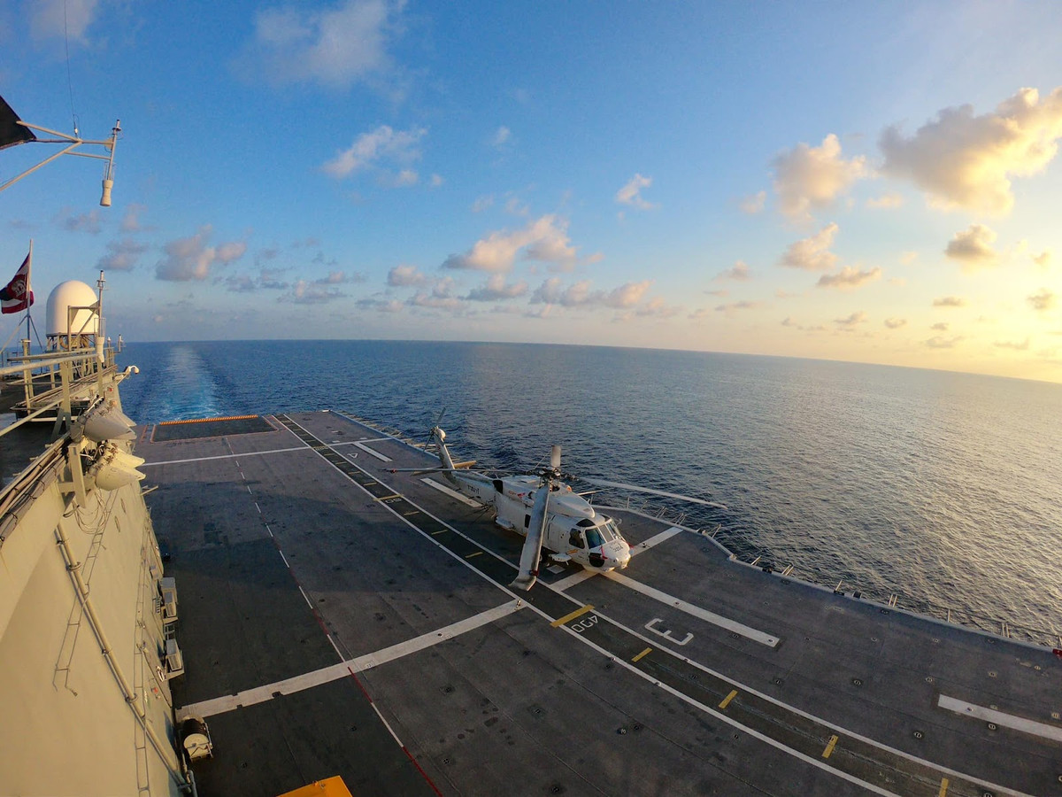 Charki Naruebet (911) chưa bao giờ được hoạt động “hết công suất”, thậm chí các máy bay chiến đấu phục vụ trên tàu cũng đã nghỉ hưu gần hết. Hiện hầu như chỉ có trực thăng từ không quân hải quân Thái Lan tham gia phối hợp mỗi chuyến ra biển. Nguồn ảnh: Thai-Defence