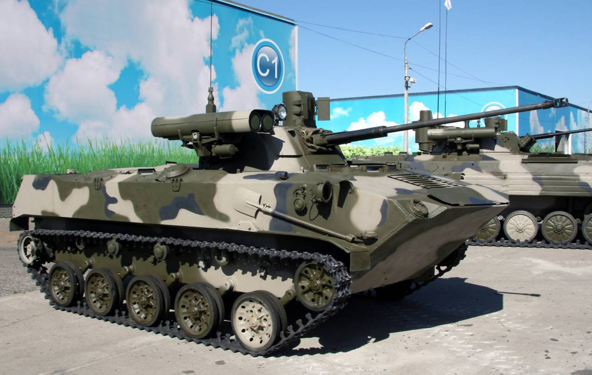 Hệ thống điều khiển hỏa lực tích hợp cho module chiến đấu cũng tiên tiên hơn, có khả năng hoạt động tự động và hỗ trợ trong mọi điều kiện thời tiết. Báo chí Nga mô tả, pháo thủ - trưởng xe chỉ việc đánh dấu mục tiêu, phần còn lại được thực hiện bởi máy tính. Nguồn ảnh: npovk