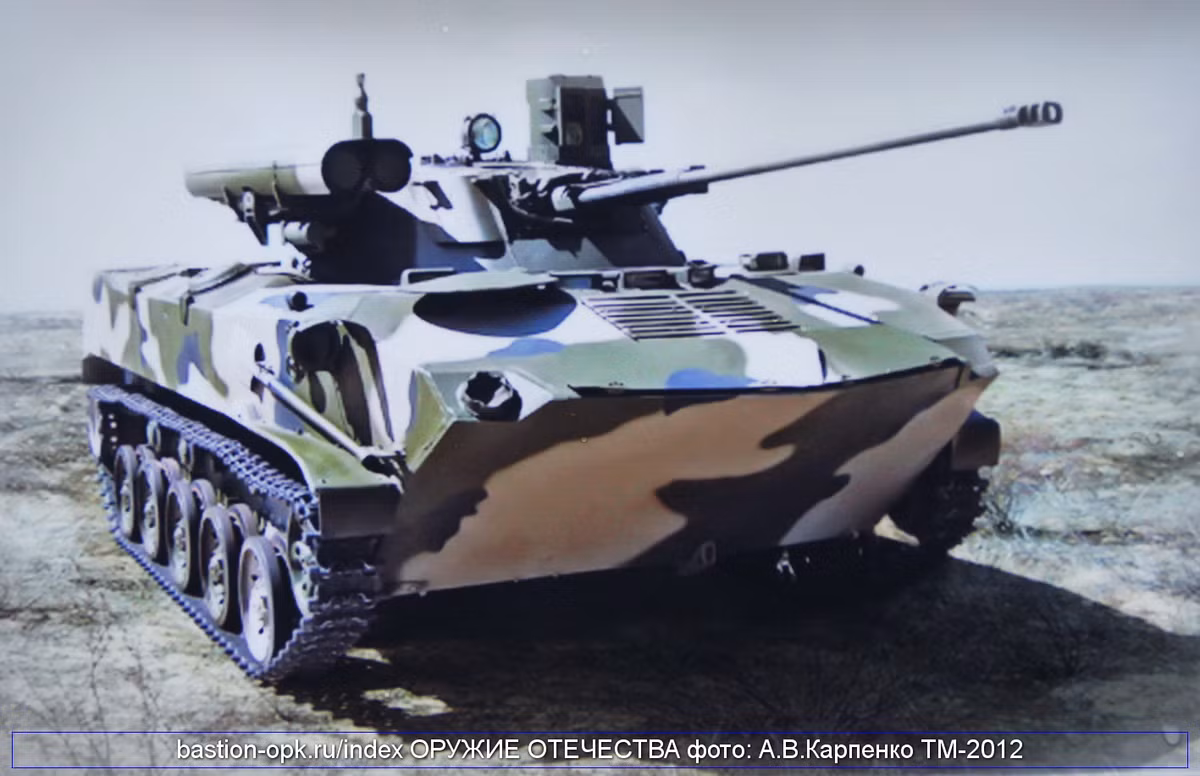 Theo KPBTula, với tên lửa Kornet-EM, BMD-2 có thể tiêu diệt các mục tiêu bọc thép và mục tiêu trên không ở cự ly 8-10km, vượt xa loại tên lửa Konkurs của BMD-2 nguyên bản. Nguồn ảnh: bastion-kapenko