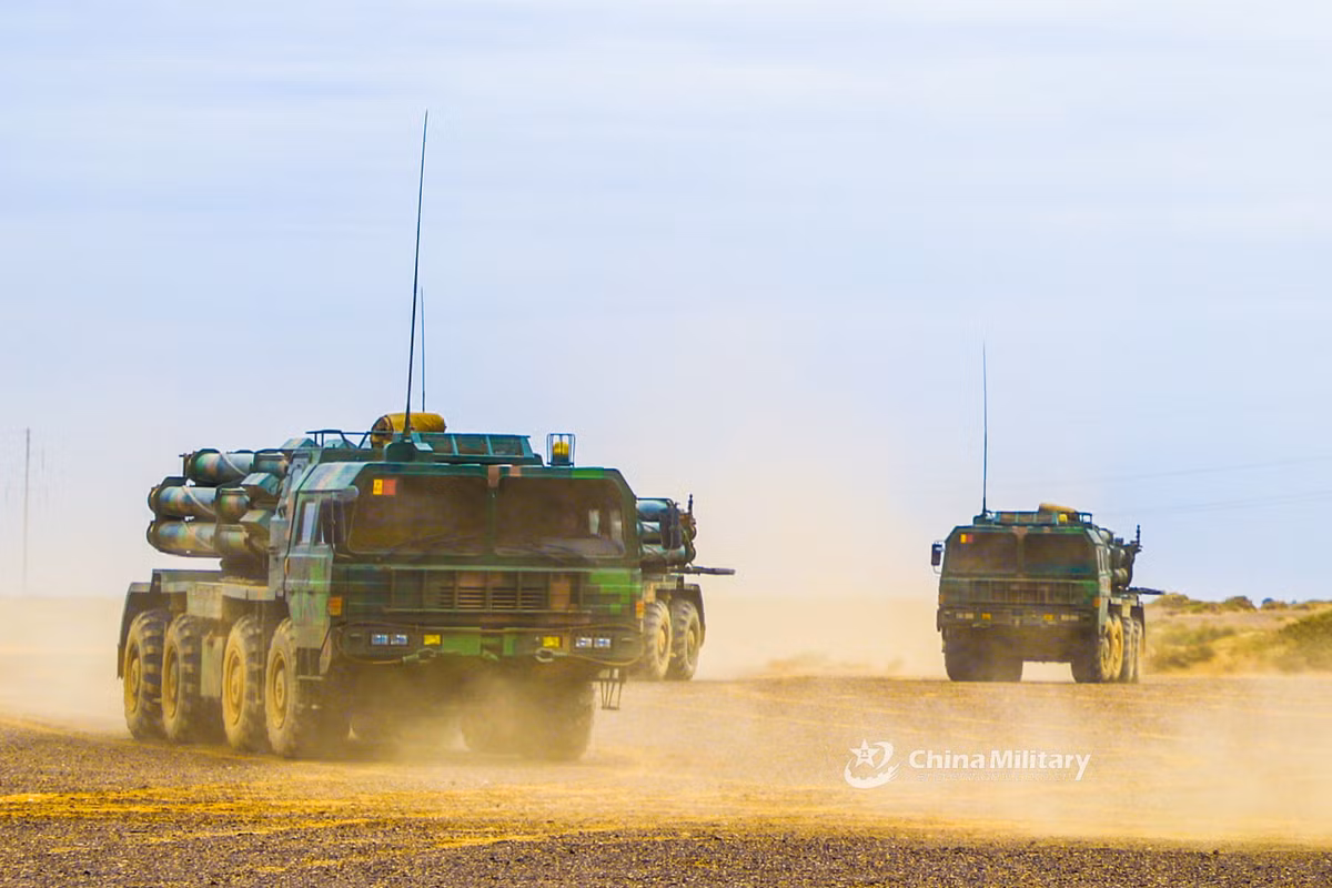 Vai trò chính của PHL-03 là tiêu diệt các mục tiêu chiến lược như sân bay, trung tâm chỉ huy, căn cứ hậu cần, trận địa phòng không, các công sự lớn kiên cố và bộ binh đối phương... Nguồn ảnh: China Military