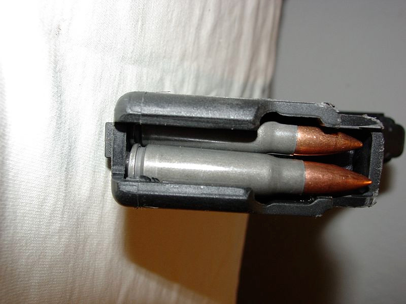 Có thể họ dùng cho mục đích huấn luyện đối kháng - ở Mỹ thường xuyên xây dựng đạo quân “mô phỏng lính Nga hay thế giới hồi giáo”, trang bị súng ống tương tự. Hoặc cũng có thể họ mua để cung cấp cho đồng minh ở khối Ả Rập vốn dùng quen AK như Iraq, Aghanistan. Nói chung dù là gì thì đây vẫn là điều lạ lùng! Nguồn ảnh: Wikipedia