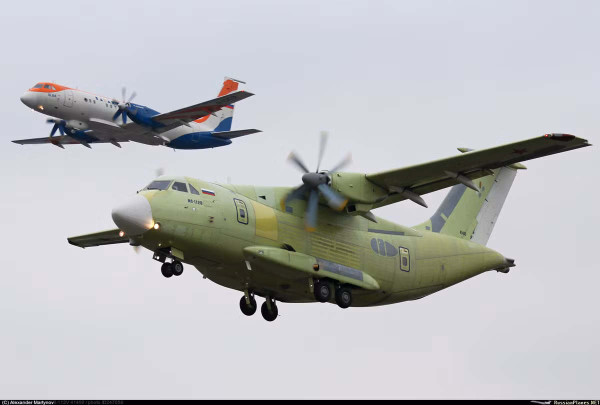 Cùng bay với Il-112V còn có “phòng thí nghiệm trên không” Il-114LL. Nguồn ảnh: Russian Planes