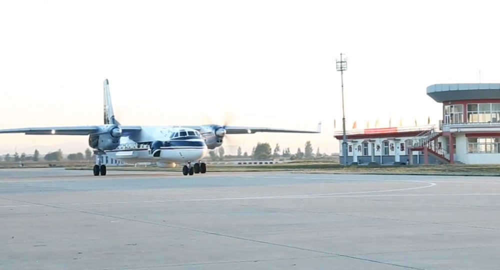 Mạng quân sự Trung Quốc gần đây đăng tải loạt ảnh hoạt động huấn luyện phi công không quân chiến lược nước này. Theo đó, hóa ra các phi công máy bay ném bom Không quân Trung Quốc lâu này được huấn luyện thực hành trên máy bay vận tải hạng nhẹ. Nguồn ảnh: Sina