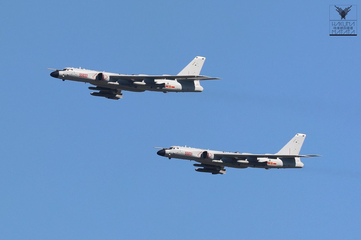 Theo các nguồn tin không chính thức, H-6N sẽ tích hợp hệ thống tiếp nhiên liệu trên không cho phép tăng tầm bay tác chiến, đặc biệt nó triển khai tên lửa đạn đạo phóng từ trên không. Ảnh: HAKUN