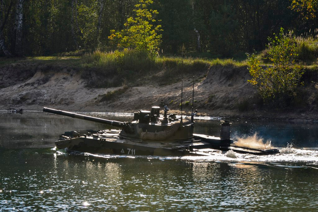 Bù lại, hỏa lực của xe rất mạnh với việc sử dụng lại tháp pháo Bakhcha-U của dòng xe chiến đấu bộ binh BMP-3 với pháo rãnh xoắn nòng trơn 2A70 100mm, pháo 30mm 2A72 kẹp nòng và súng máy PKT 7,62mm đồng trục. Nguồn ảnh: Wikipedia