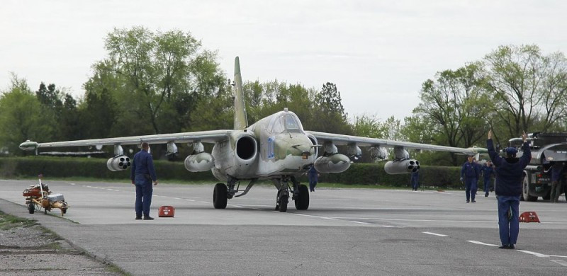 Sau chuyến thăm tới Dushanbe, đoàn tiếp tục tiến hành hoạt động kiểm tra tại căn cứ Tổ chức Hiệp ước An ninh Tập thể (CSTO) Kant mà Không quân Nga nắm giữ ở Kyrgyzstan. Nguồn ảnh: Governor Natalia