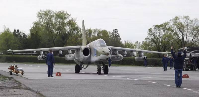 Sau chuyến thăm tới Dushanbe, đoàn tiếp tục tiến hành hoạt động kiểm tra tại căn cứ Tổ chức Hiệp ước An ninh Tập thể (CSTO) Kant mà Không quân Nga nắm giữ ở Kyrgyzstan. Nguồn ảnh: Governor Natalia