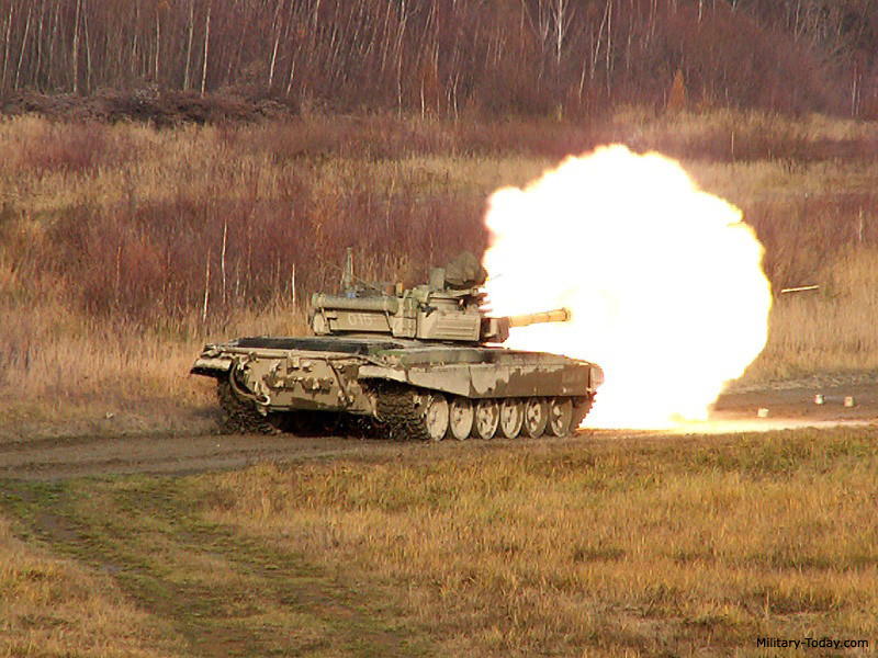 Hỏa lực của T-72M4 vẫn là khẩu pháo 2A46M 125mm chuẩn Nga nhưng nó được cải thiện đáng kể độ chính xác nhờ công nghệ phương Tây - hệ thống điều khiển hỏa lực TURMS-T của Italy. Nguồn ảnh: Military-Today