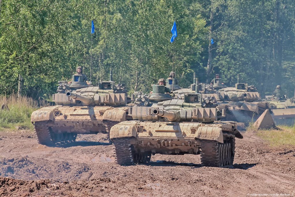 Tuy vậy, có một vũ khí Liên Xô mà Czech quyết tâm duy trì – đó là xe tăng. Quân đội Czech hiện vẫn sử dụng dòng tăng chủ lực T-72 được Tiệp Khắc sản xuất theo giấy phép từ Liên Xô. Kể cả trong tương lai 10-20 năm tới Czech vẫn sẽ sử dụng T-72. Nguồn ảnh: Wikipedia