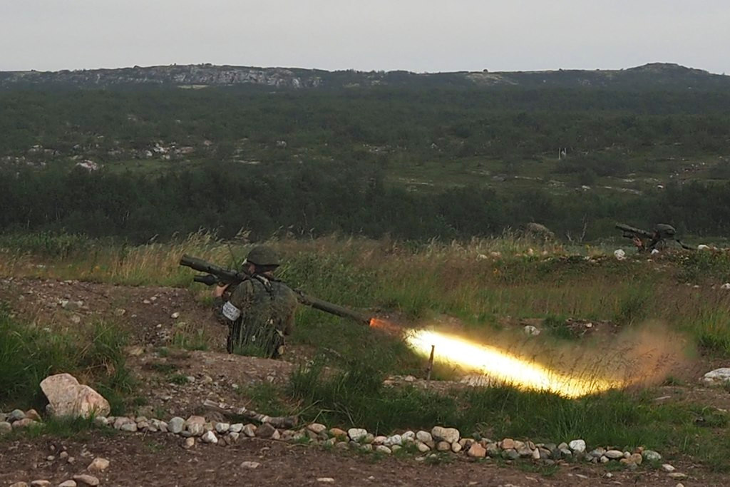 Đạn tên lửa 9M39 của Igla trang bị đầu dò hồng ngoại thụ động, cụ thể trong phần đầu của nó chứa cảm biến điện trợ hình ảnh làm từ Indium hạ nhiệt xuống mức -200 độ C để thu nhận tín hiệu hồng ngoại tốt hơn (phát ra từ động cơ máy bay, trực thăng, hay cả tên lửa hành trình". Ảnh: Wikipedia