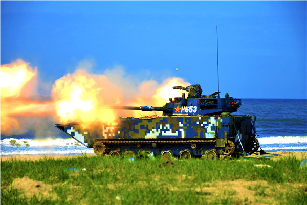 Hỏa lực của xe thiết giáp ZTD-05 tương đối hiện đại với pháo rãnh xoắn 105mm có khả năng bắn tên lửa chống tăng qua nòng pháo chính và các loại đạn xuyên thép khác. Nguồn ảnh: Wikipedia