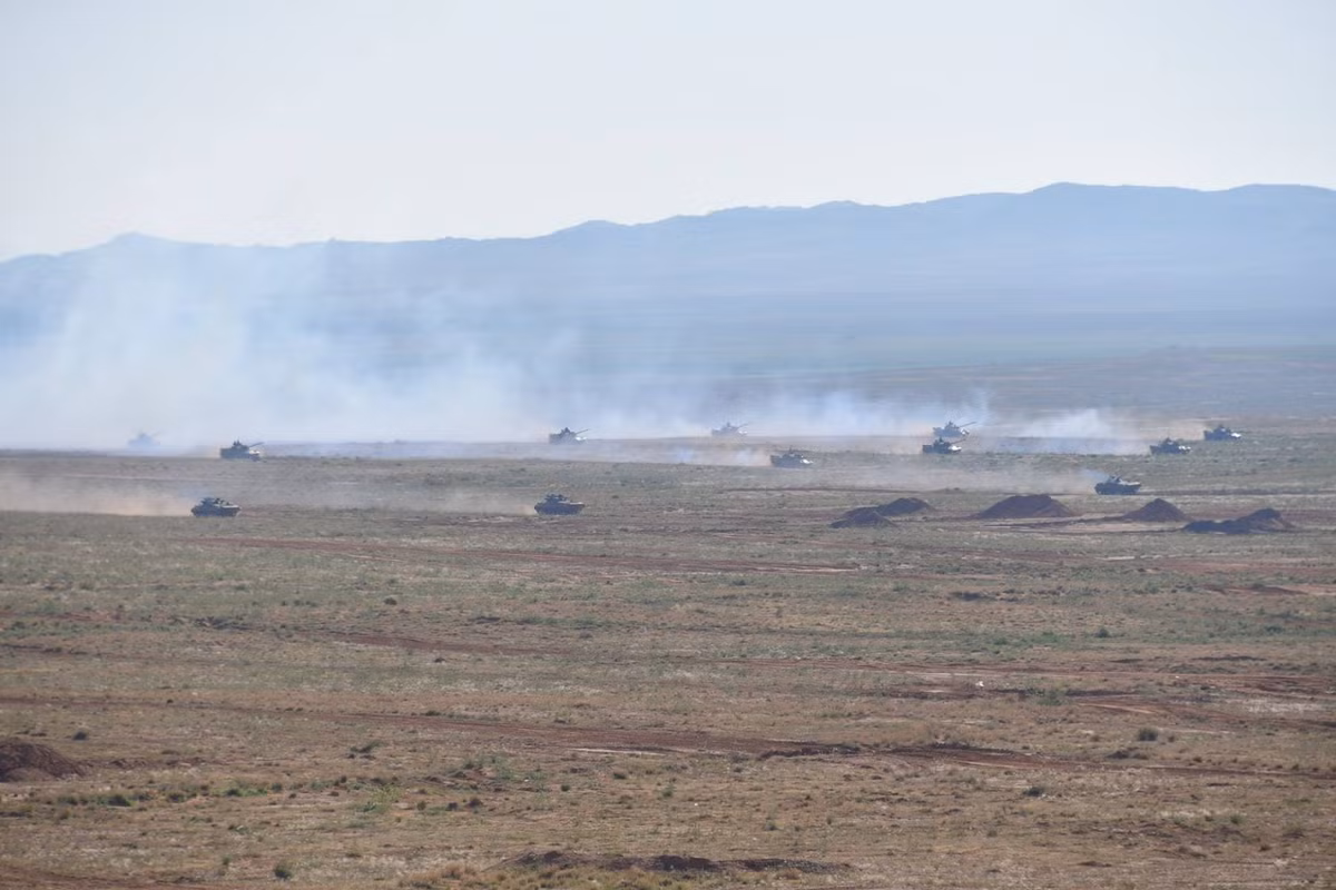 Cuộc tập trận diễn ra trong bối cảnh tình hình Libya – quốc gia có chung đường biên giới của Algeria ở phía Tây rất phức tạp, xung đột leo thang. Nguồn ảnh: dambiev