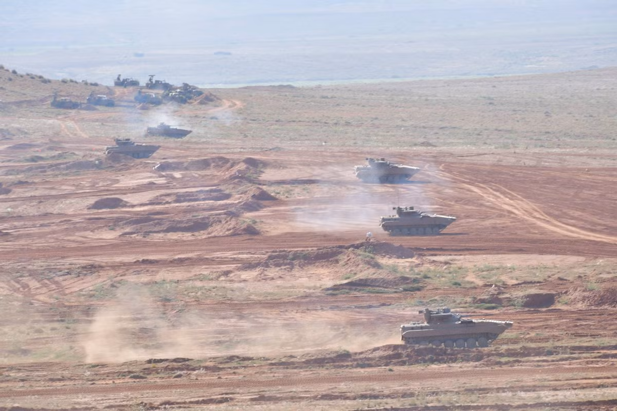 Xe chiến đấu bộ binh BMP-2 nâng cấp của Algeria. Nguồn ảnh: dambiev