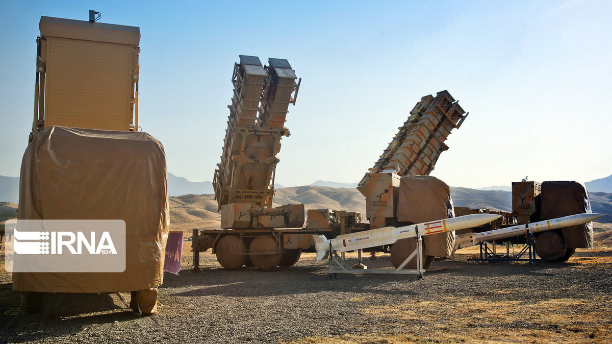 Ngoài ra, giới tướng lĩnh Iran cũng cho biết, hệ thống tên lửa có thể lần theo dấu vết, theo dõi và tiêu diệt 6 mục tiêu cùng lúc, có tính cơ động cao và chuyển trạng thái từ hành quân sang chiến đấu trong vòng chưa đầy 5 phút. Nguồn ảnh: IRNA