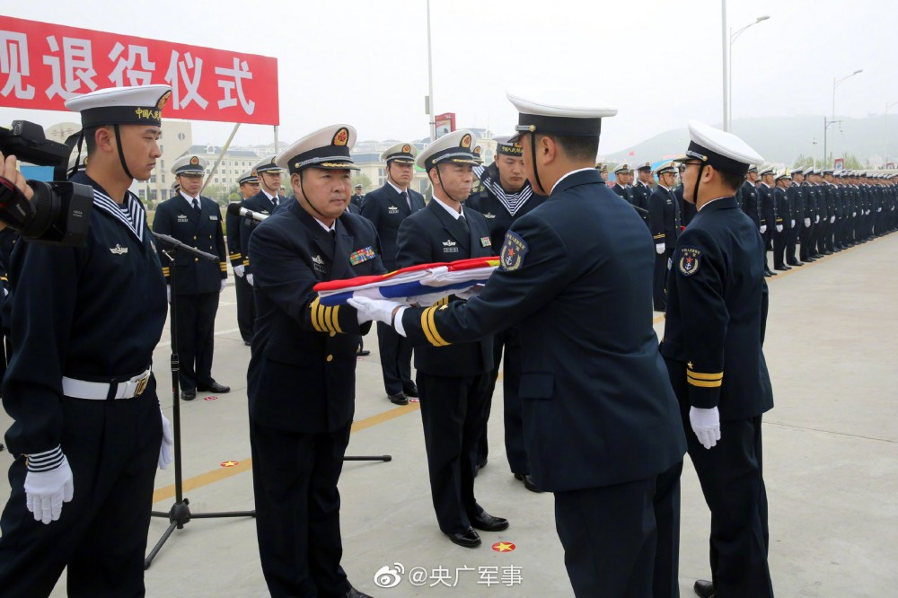 Lớp tàu được thiết kế đậm chất công nghệ những năm 1970 và đôi khi có phần kém hơn nếu so với tàu Nga - Mỹ. Nó dài 132m, rộng 12,8m, mớn nước 4,6m, lượng giãn nước toàn tải 3.670 tấn, trang bị động cơ hơi nước cho tốc độ tối đa 32 hải lý/h. Nguồn ảnh: Sina