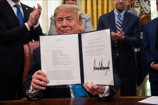 Binh chung Vu tru My cua Tong thong Trump 