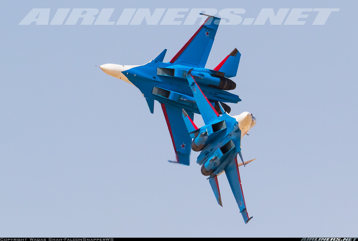 Máy bay trang bị động cơ kiểm soát véc tơ lực đẩy toàn phần AL-31FP kết hợp kiểu cánh mũi đảm bảo khả năng cơ động cao, tuyệt vời trong không chiến. Nguồn ảnh: Airliners.net