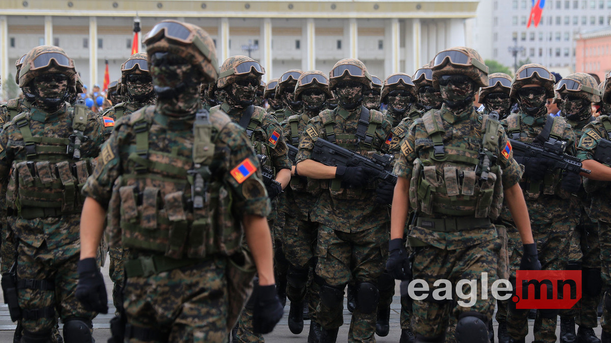 Trong đó, lục quân Mông Cổ đông đảo nhất với quân số lên tới 30.000 người, trang bị tương đối hiện đại. Nguồn ảnh: eagle.mn