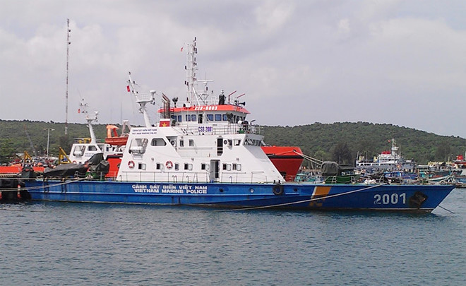 Một trong 14 tàu tuần tra TT-200 do Viện Kỹ thuật Hải quân thiết kế. Tàu hoạt động trong điều kiện sóng cấp 7 và 8, có thể chịu được cấp 9 và tầm hoạt động là 1.800 hải lý. Ngoài ra, ta còn có khoảng 12 chiếc TT-120 có lượng giãn nước hơn 100 tấn hoạt động vùng ven biển. Ảnh: TTXVN