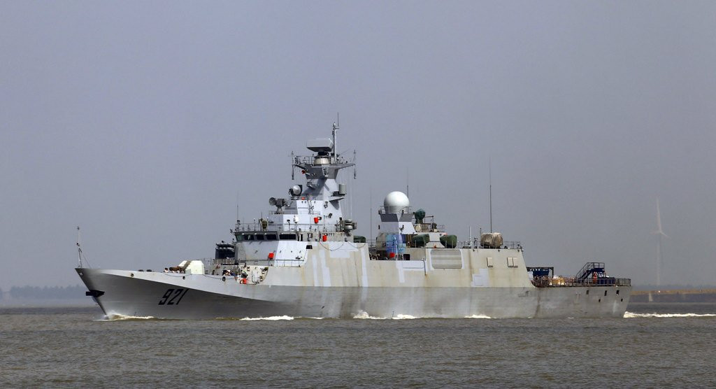 Tàu hộ vệ có lượng giãn nước toàn tải lên tới 3.000 tấn, dài 120m, rộng 14,4m, mớn nước 3,87m. Tàu được trang bị 4 máy diesel MTU cho tốc độ tối đa 30 hải lý/h. Nguồn ảnh: Twitter