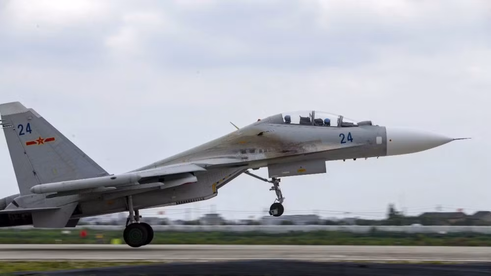 Cuộc tập trận được cho là diễn ra trên không phận tỉnh Chiết Giang, phía Đông Trung Quốc, nơi có đường bờ biển dài tiếp giáp với biển Hoa Đông “nóng bỏng” tranh chấp với Nhật quanh vấn đề Senkaku-Điếu Ngư. Nguồn ảnh: dambiev