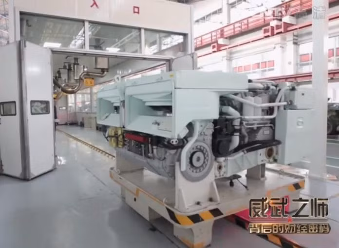 Có trọng lượng ước tính 50 tấn, VT-4 được trang bị động cơ diesel tua bin tăng áp 1.300 mã lực cho tốc độ khá lớn 70km/h. Nguồn ảnh: CCTV