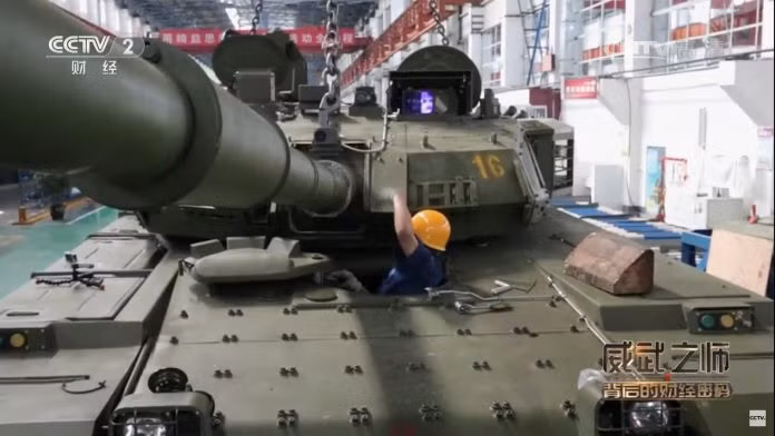 VT-4 được cho là tích hợp một số thành phần công nghệ Type 99A – loại xe tăng cấm xuất khẩu của Trung Quốc. Nguồn ảnh: CCTV