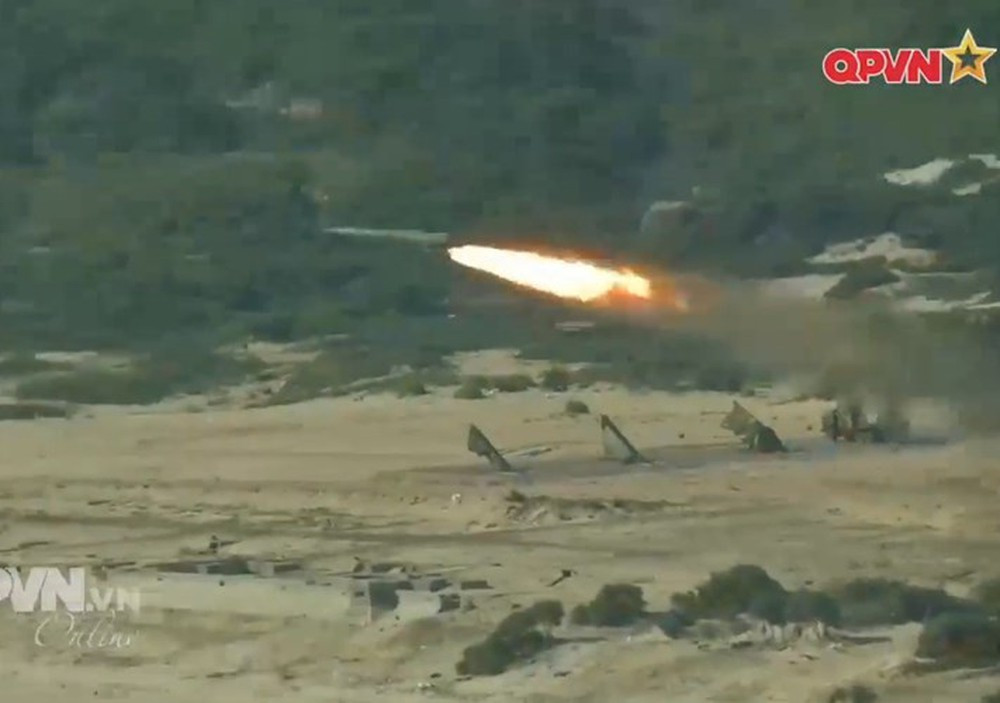 4K44 Redut trang bị tên lửa hành trình P-35B có tầm bắn cực đại 460km, mang đầu đạn nặng 1 tấn. Ảnh: Kênh QPVN