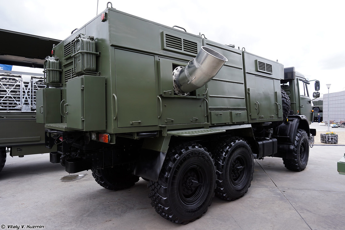 Phương tiện phun khói ngụy trang TDA-3 phục vụ việc bảo vệ các cơ sở lớn như nhà máy công nghiệp, bệnh viện… Việc nghi binh bảo vệ các mục tiêu quan trọng cũng là một trong các nhiệm vụ của bộ đội Hóa học. Nguồn ảnh: Vitaly-Kuzmin