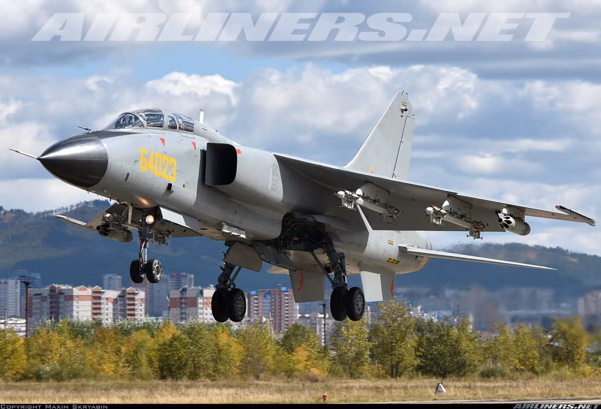 Nhiều nhà quan sát khẳng định việc Trung Quốc dám đưa tiêm kích - bom mới nhất sang Nga thi đấu quân sự cho thấy chiếc máy bay đã sẵn sàng cho nhiệm vụ chiến đấu. Nguồn ảnh: Airliners.net