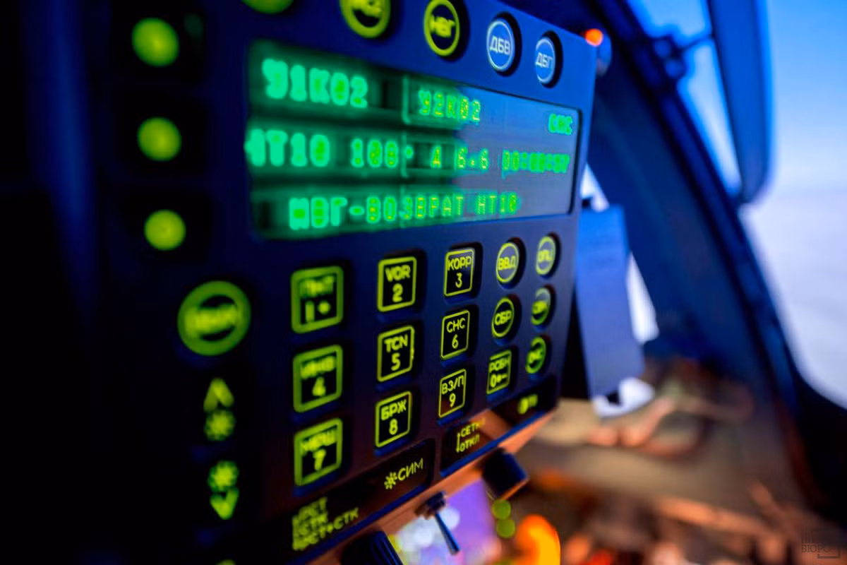 Thực tế không chỉ Kazakhstan, mà ngay cả Việt Nam từ lâu đã mua hệ thống huấn luyện mô phỏng Su-30 để đào tạo phi công. Ảnh: Grigory Bedenko