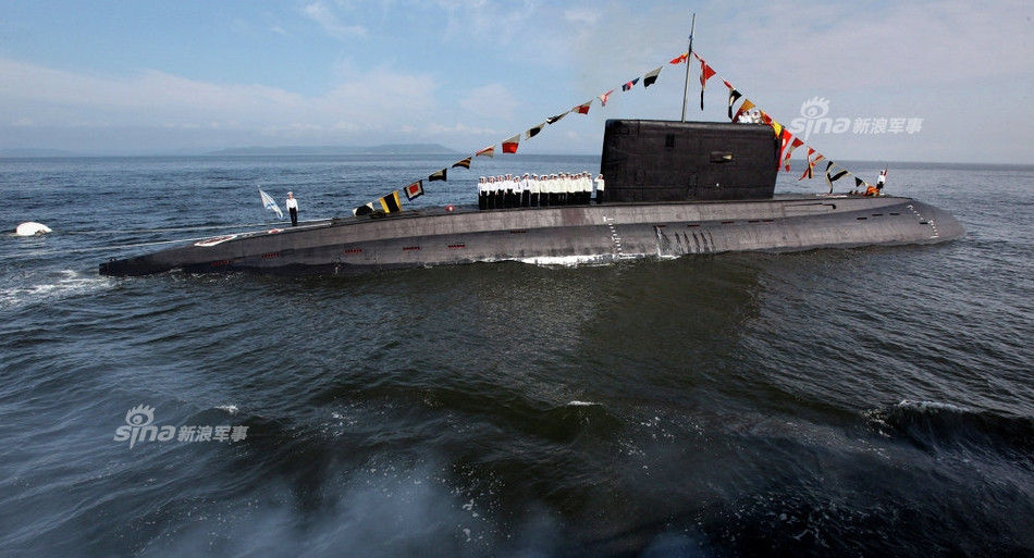 Ngoài tàu ngầm Kilo, tàu tuần dương tên lửa Varyag của Hạm đội Thái Bình Dương của Nga cũng sẽ tham gia cuộc tập trận quy mô lớn này. Ước tính 13 tàu chiến và hàng chục máy bay sẽ được huy động. Nguồn ảnh: Sina