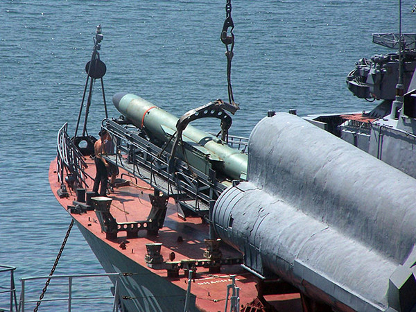 P-120 Malakhit được đưa vào phục vụ năm 1972, nó có kích cỡ tương đối lớn lên tới 3,1 tấn, dài 8,84m, đường kính thân 76,2cm, đầu đạn nặng tới 840kg với 500kg thuốc nổ phá hoặc đầu đạn hạt nhân 200kiloton. Nguồn ảnh: Wikipedia