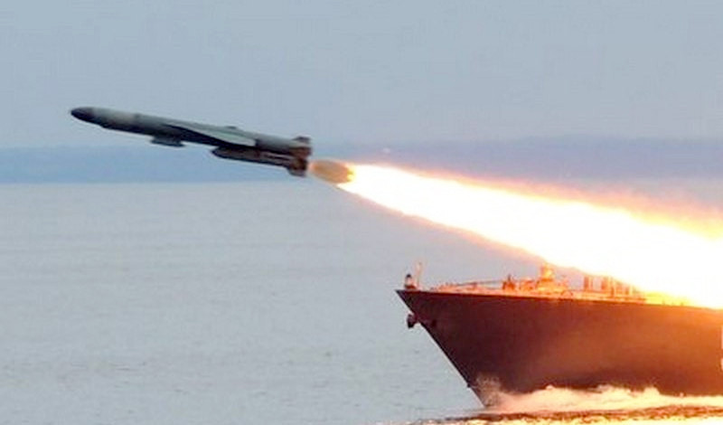 Tên lửa P-120 đạt tầm bắn 110km với đầu đạn thông thường hoặc 150km với đầu đạn hạt nhân, tốc độ bay cũng chỉ đạt mức cận âm với động cơ tuốc bin phản lực. Nguồn ảnh: Wikipedia